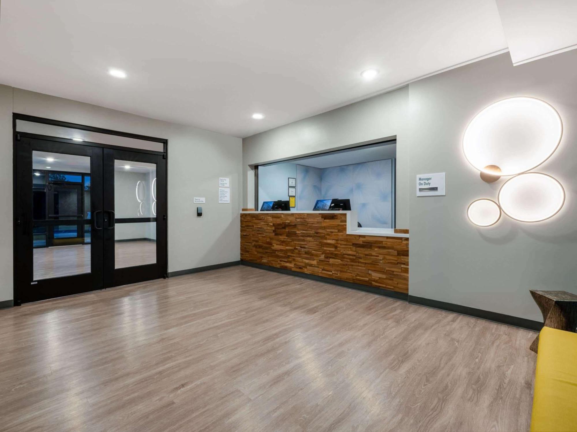 Echo Suites Extended Stay By Wyndham Indianapolis Ameriplex Bagian luar foto