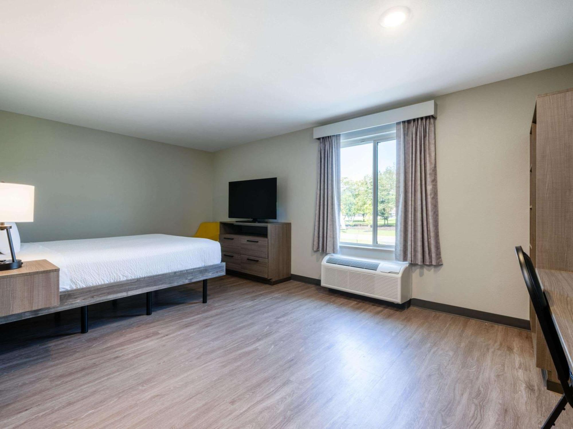 Echo Suites Extended Stay By Wyndham Indianapolis Ameriplex Bagian luar foto